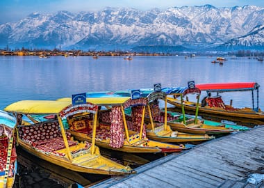 Stunning Kashmir Holiday Experience